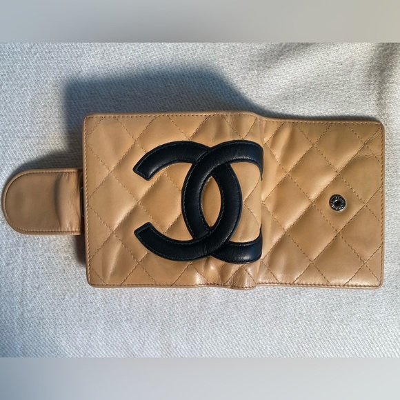 *SOLD* CHANEL CAMBON KISSLOCK WALLET WITH COA - Picture 7 of 13